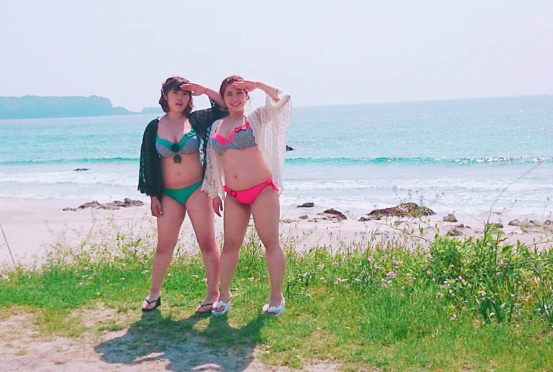 la farfaさんのインスタグラム写真 - (la farfaInstagram)「夏日☀️…… 今日は暑くなるそうですよ💦 昨日に引き続き、夏っぽい画像を🌴✨ ２年前の水着撮影オフショットより  #7月 #July#ファッション #水着 #swimwere #ファッション誌 #夏#summer#plussize #plussizemodel#lafarfa #instagood #fashion #glamour #海 #magazine #pochative #curvy#雑誌 #モデル #ラファモ #glamorous #bodypositive #curvygirl  #positive #loveyourbody #グラマラス #plussizefashion #beachstyle #everyBODYisbeautiful」7月2日 10時14分 - lafarfa.official