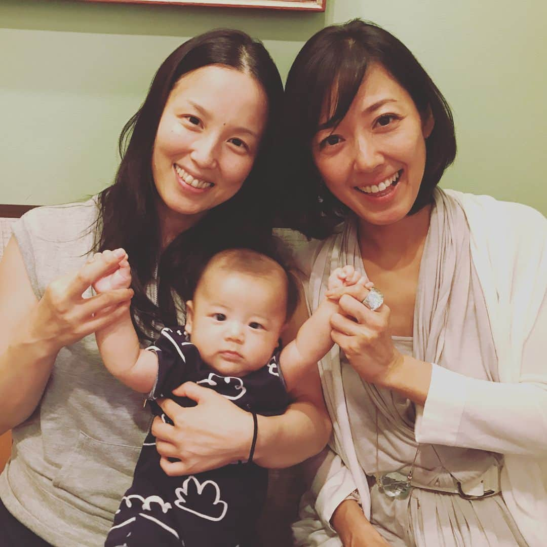 内藤聡子さんのインスタグラム写真 - (内藤聡子Instagram)「今日は若林さん&ベビー、そしてゴジムのデスクだったAちゃんと、横浜馬車道でランチでした🍴 懐かしのメンバーで楽しかった〜😊 #若林史江 スッピンですみませんと。  #Aちゃんがプレゼントしたアンパンマンが絞首刑の扱い… #ママになっても相変わらずの雑さで笑えた #お店のカヌレがとっても美味しい #横浜 #馬車道」7月2日 17時36分 - naitosatoko