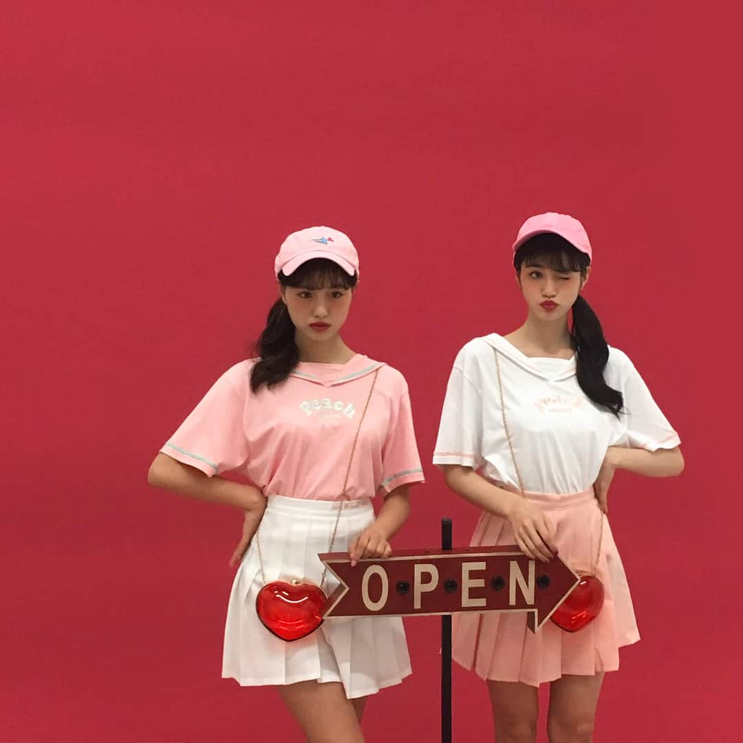 Chuuさんのインスタグラム写真 - (ChuuInstagram)「🍦 이번주 오픈되는 #chuu_peach_cream 을 #popteen 에서도 만나보실 수 있습니다🍑」7月2日 20時40分 - chuu_official