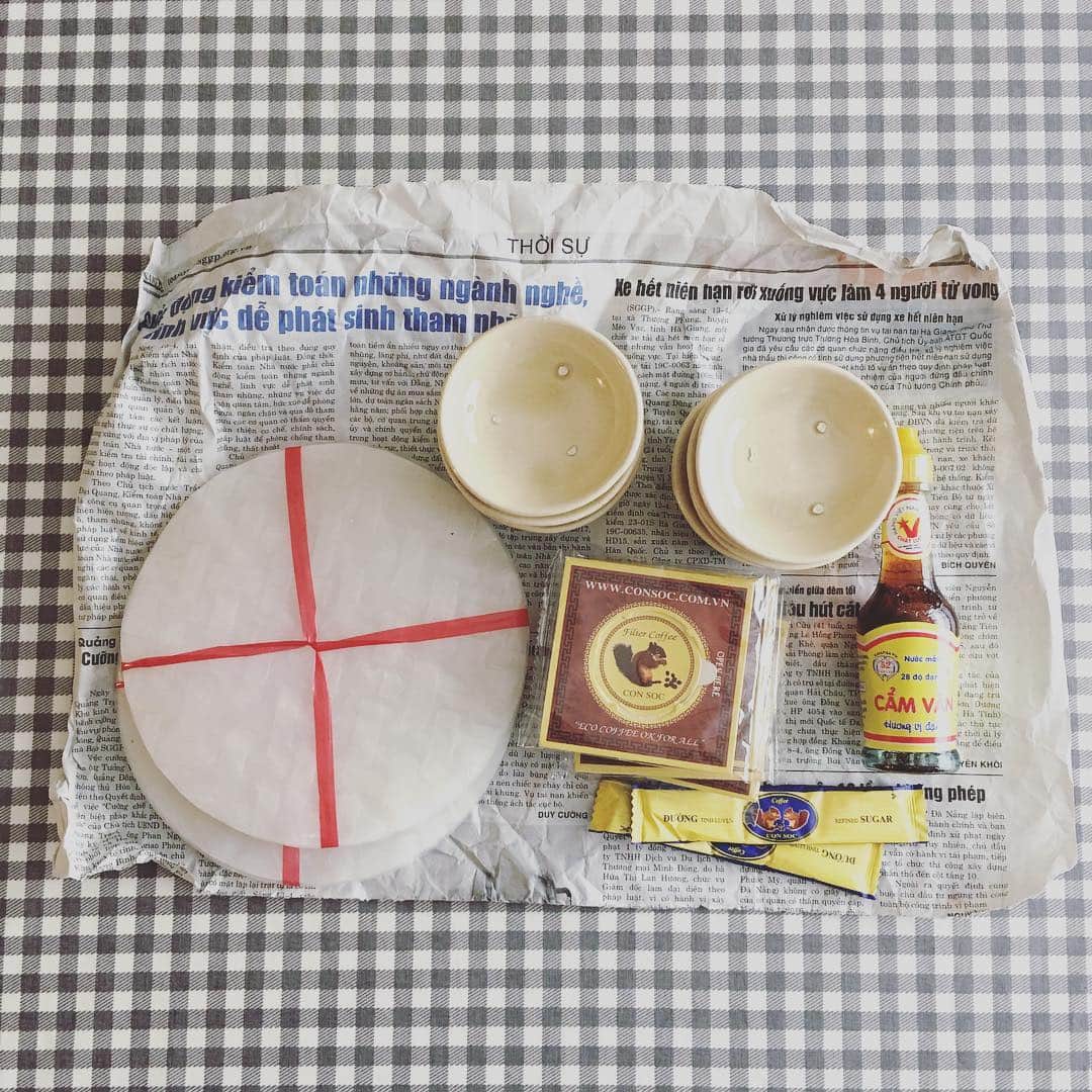 小堀紀代美さんのインスタグラム写真 - (小堀紀代美Instagram)「ベトナムのかわいいお土産いろいろ💕  ありがとうー！ うん、ちびちび皿はタレとか入れるのにすごく良さそう！ ベトナムコーヒーでひと息つこう〜。」7月3日 17時33分 - likelikekitchen