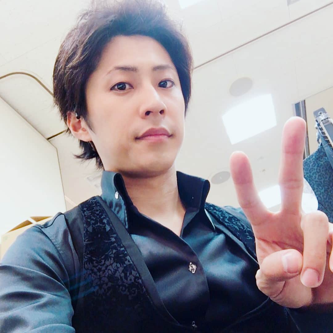 小笠原健のインスタグラム：「#６月 #舞台ホンキートンク #去年に引き続き２回目 #承太郎はホストではなく素敵な極道 #若手極道から今年はすっかり次期組長 #今年は東京と大阪で #最高のメンバー #松岡卓弥は俺の最高のマブダチ #卓弥と亜蓮とダーツにハマる #津田さんダーツ強過ぎ説 #マイダーツを購入 #いつか３人で倒す説」