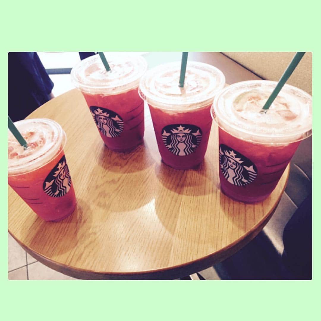 木月沙織のインスタグラム：「シェイクン ウォーターメロン＆パッション ティー🍉✨ #スターバックス #スタバ #starbacks #スタバ新作 #シェイクンウォーターメロンパッションティー #スイカ #ほっぺ落ちた #ごほうび」