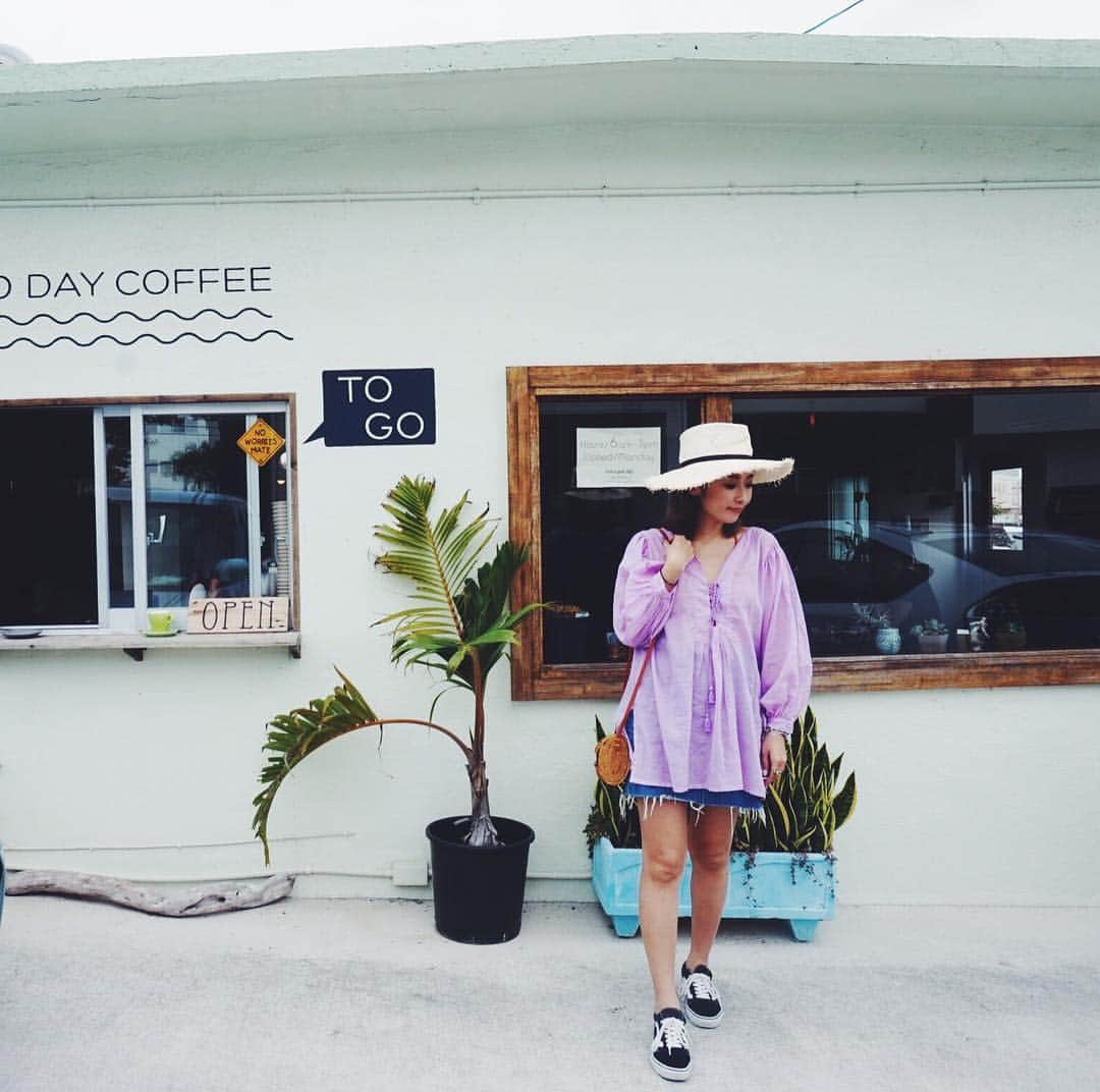 C A F E L O V E Rさんのインスタグラム写真 - (C A F E L O V E RInstagram)「GOOD DAY COFFEE//沖縄 北谷町 . 北谷町にある、朝6時から営業している 朝活にピッタリのさわやかなカフェ のんびりした空気感のお店 . cafe☕️#gooddaycoffee #グッドデイコーヒー place📍#okinawa #沖縄 . #_cafelover_ #cafe大好きお姉さん . マナーを守って楽しいcafe timeを…♡」7月3日 20時35分 - _cafelover_