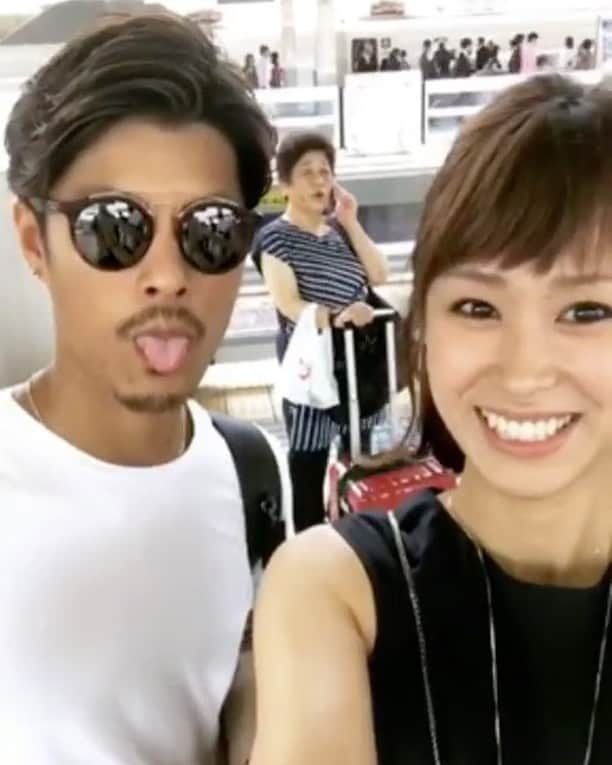 のインスタグラム：「. . . おふざけ💑 @y.takako0430 . . . #夫婦#名古屋」
