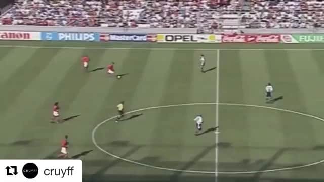 デニス・ベルカンプのインスタグラム：「4-7-1998  Memories!!!」