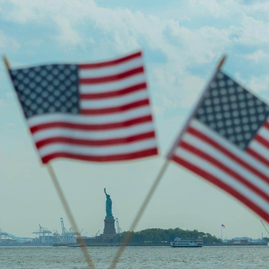 JACK SPADEのインスタグラム：「Of course, we’re proud New Yorkers. We’re also proud to be American. Happy #4thofJuly! #jackspadeny」