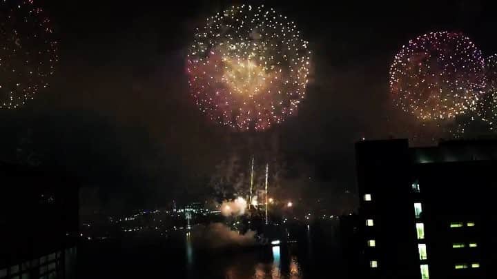 彩星りおんのインスタグラム：「Happy  4th🇺🇸✨ ベスポジから花火を見させていただきました🙏🏻😆🗽 #july4th #independenceday #HappyBirthdayAmerica #what_i_saw_in_nyc #instanyc #lifeinnyc #nyclife #独立記念日 #花火 #ニューヨーク #ニューヨーク生活 #nyc生活」