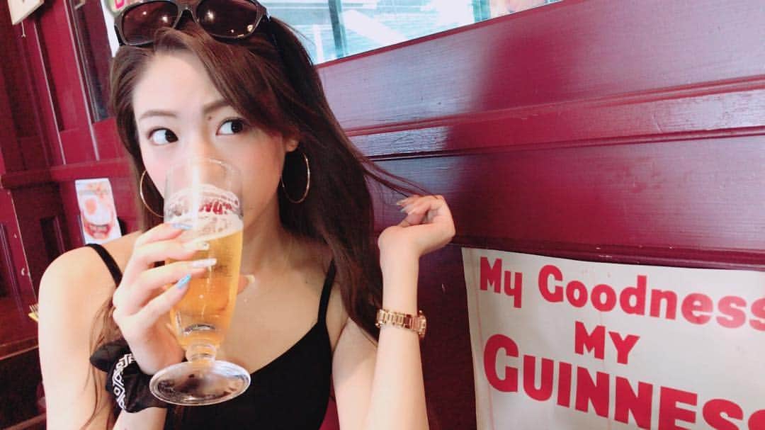 志田友美（ゆうみん）のインスタグラム：「夏！！！ 最高すぎる！！！✨ 昼間から乾杯🍻🤣👏 #休日 #充実 #夏 #summer #beer  #lunch  #😎 #🍺」