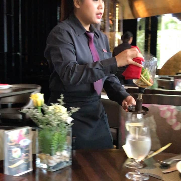 小林ひろ美のインスタグラム：「本日のテルテル（母）  #bangkok  #trip  #mother #happy #母 #バンコク #旅 #ご満悦の様子」