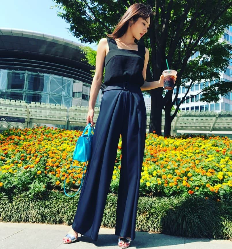 松山亜耶さんのインスタグラム写真 - (松山亜耶Instagram)「今日の私服 ♡ 👕/ #jillstuart 👖/ #HYKE 👠/#manoloblahnik 👜/#balenciaga  #ootd #コーディネート #code #コーヒー #松山亜耶 #7月 #私服」7月6日 15時01分 - aya_matsuyama_official