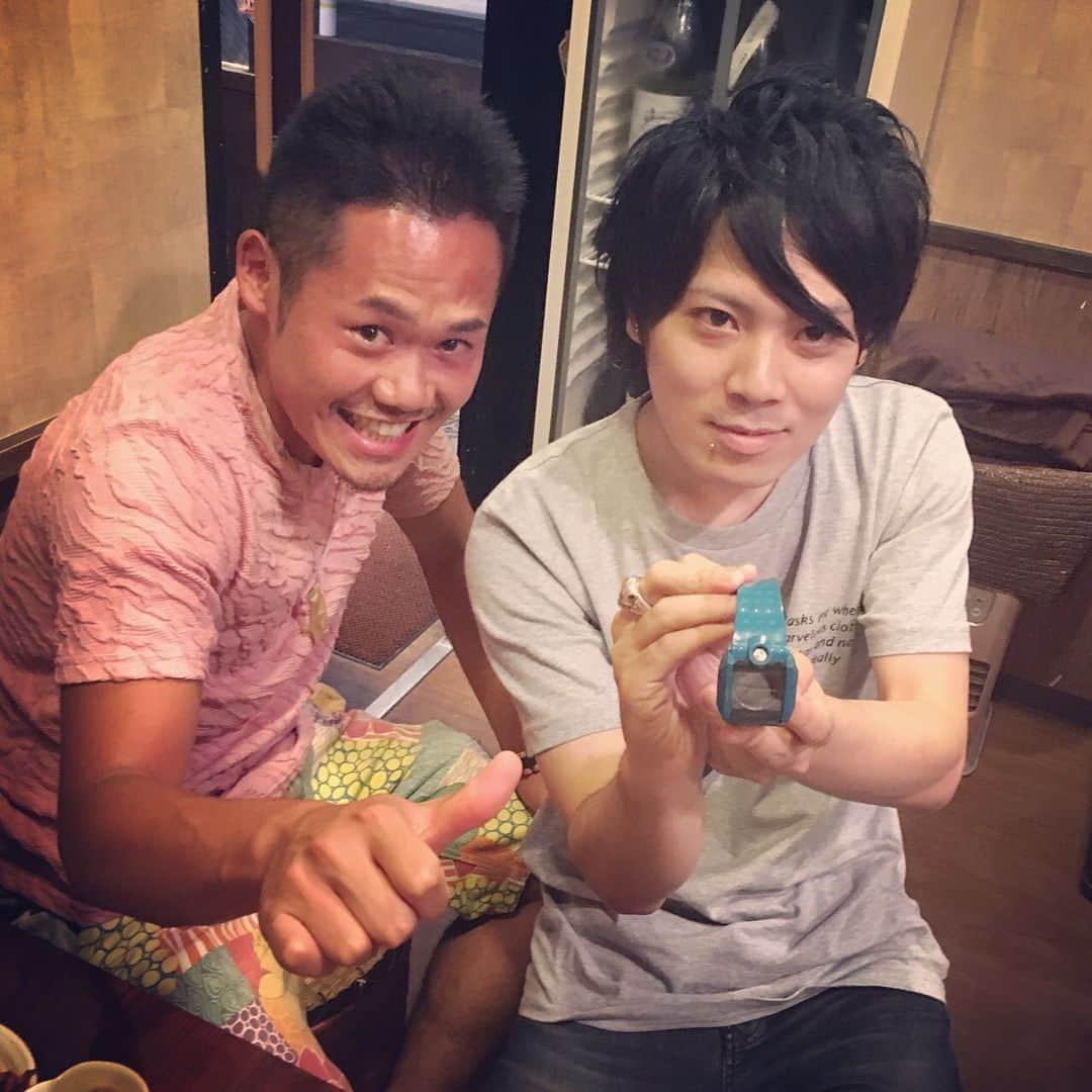 浅野優貴さんのインスタグラム写真 - (浅野優貴Instagram)「先日、たくさんの方々に誕生日を祝って頂きました🌈 いやー、幸せもんですね俺は😊🌸 こんなアホな奴のそばに居てくれて、みんな本当にありがとうございます🍀 俺なんか一人じゃなんも出来ませんが、みんなに支えられ、なんとか生きてます(￣▽￣)✨笑  周りの方への感謝の気持ちを忘れずに😁 何事も地道に一歩一歩、前進して参りますので👣  27歳になりましたが！笑 今後とも、よろしくお願い致します🏝☀」7月6日 16時06分 - yuuki_asano_