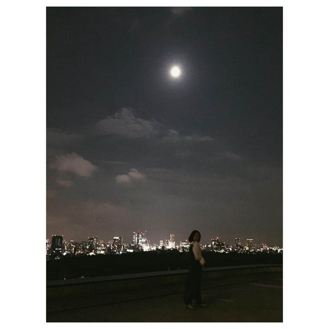 上白石萌音さんのインスタグラム写真 - (上白石萌音Instagram)「「ストーリーボード」のMVがGYAO!で先行配信されました。 ストロベリームーンが眩しい、忘れられない夜。 詳しくは上白石萌音オフィシャルサイトへ☺︎」7月6日 18時17分 - mone_kamishiraishi