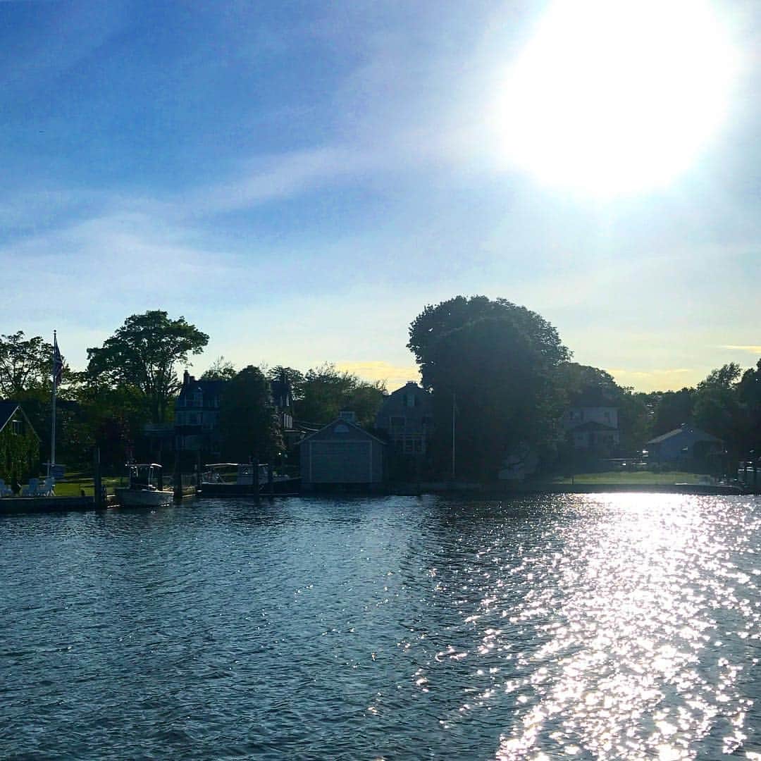 川原亜矢子のインスタグラム：「Village of Amityville The town which appears in the movie. 映画ロケ地巡り #film  #longisland #nyc #drive #映画 #ロングアイランド #ニューヨーク #ロケ地」
