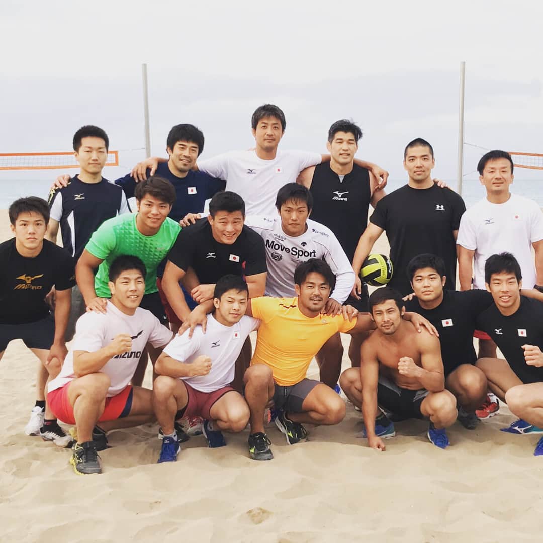 阿部一二三さんのインスタグラム写真 - (阿部一二三Instagram)「スペインから帰国しました🇯🇵 すごく充実した合宿ですごくいい経験ができました！世界選手権に向けてしっかりと頑張っていきたいとおもいます！！ #spain🇪🇸 #trainingcamp #柔道 #Judo #Japanteam」7月8日 10時45分 - hifumi.abe