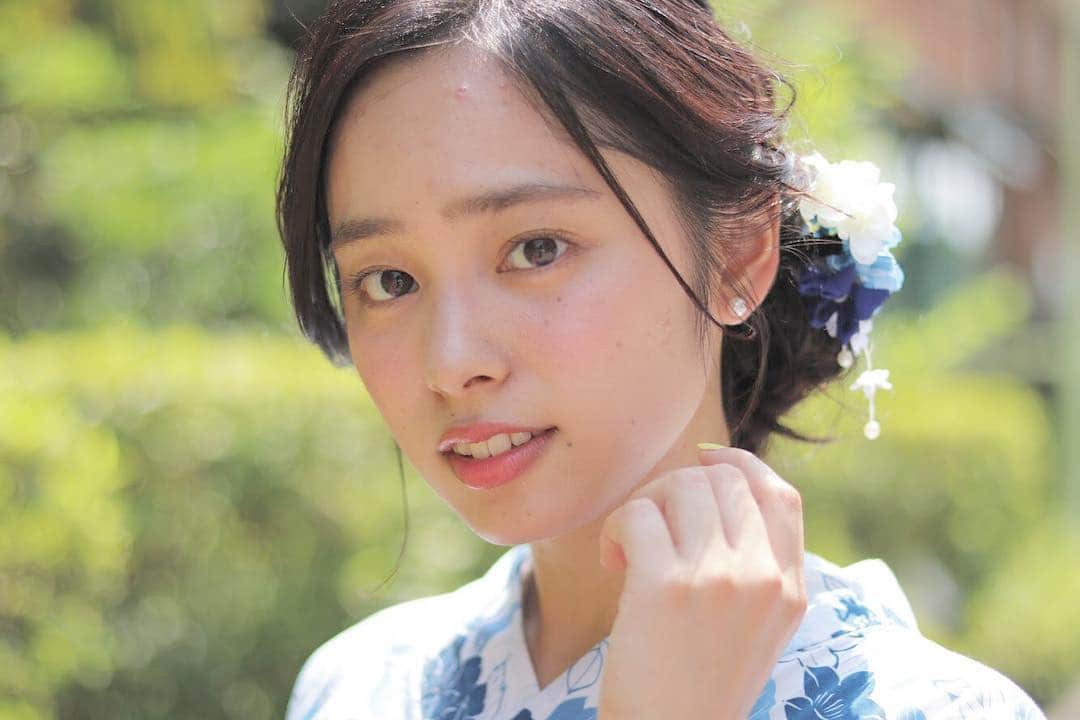 のインスタグラム：「こんにちは☺︎☀︎ 福岡の大濠公園にあるカフェで、昨日の余韻に浸ってます😌🎐 写真部の方がピンで撮影してくださった写真をいただきました🙇💕 ありがとうございます🎶  今日もお時間があれば、投票お願いします😌♡ https://misscolle.com/sophia2017/vote/done  #misssophiacontest#上智#ミスコン#ミスソフィア#2017#miss#misssophia#上智大学#内田侑希#上智ミスコンno4#福岡#大濠公園」