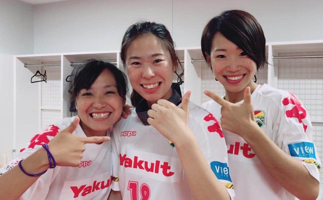 若林美里のインスタグラム：「まどか復帰戦!! 最高に嬉しいね(๑>◡<๑)♡ 結果も2-1で勝利⚽️✨ 次もチーム一丸となって戦い、 勝ちに行きます!!」