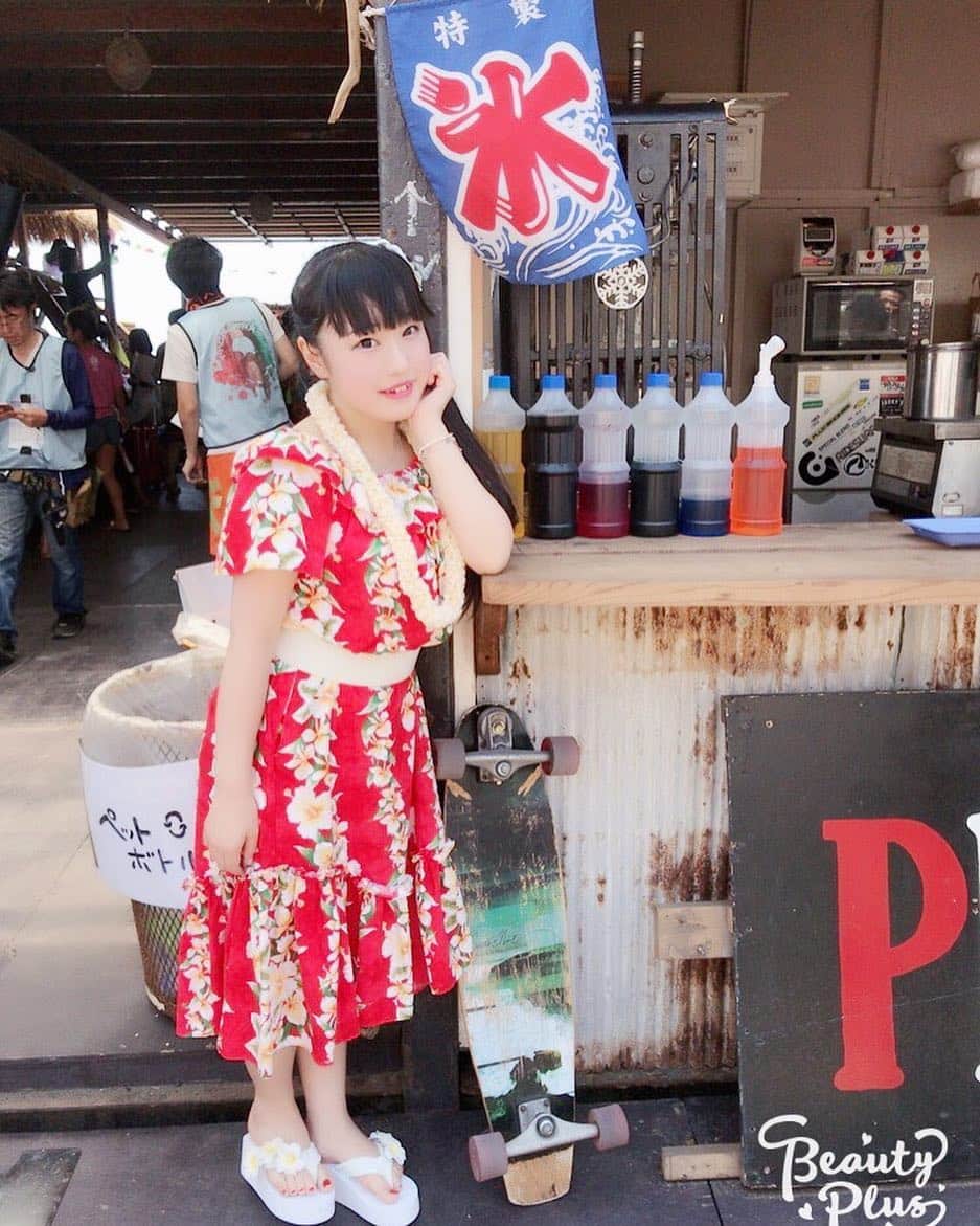 KOTOのインスタグラム：「海の家🏖  #片瀬海岸西浜 #サワソニ  #アロハ #海の家 #昭和感  #かき氷  #抹茶味」