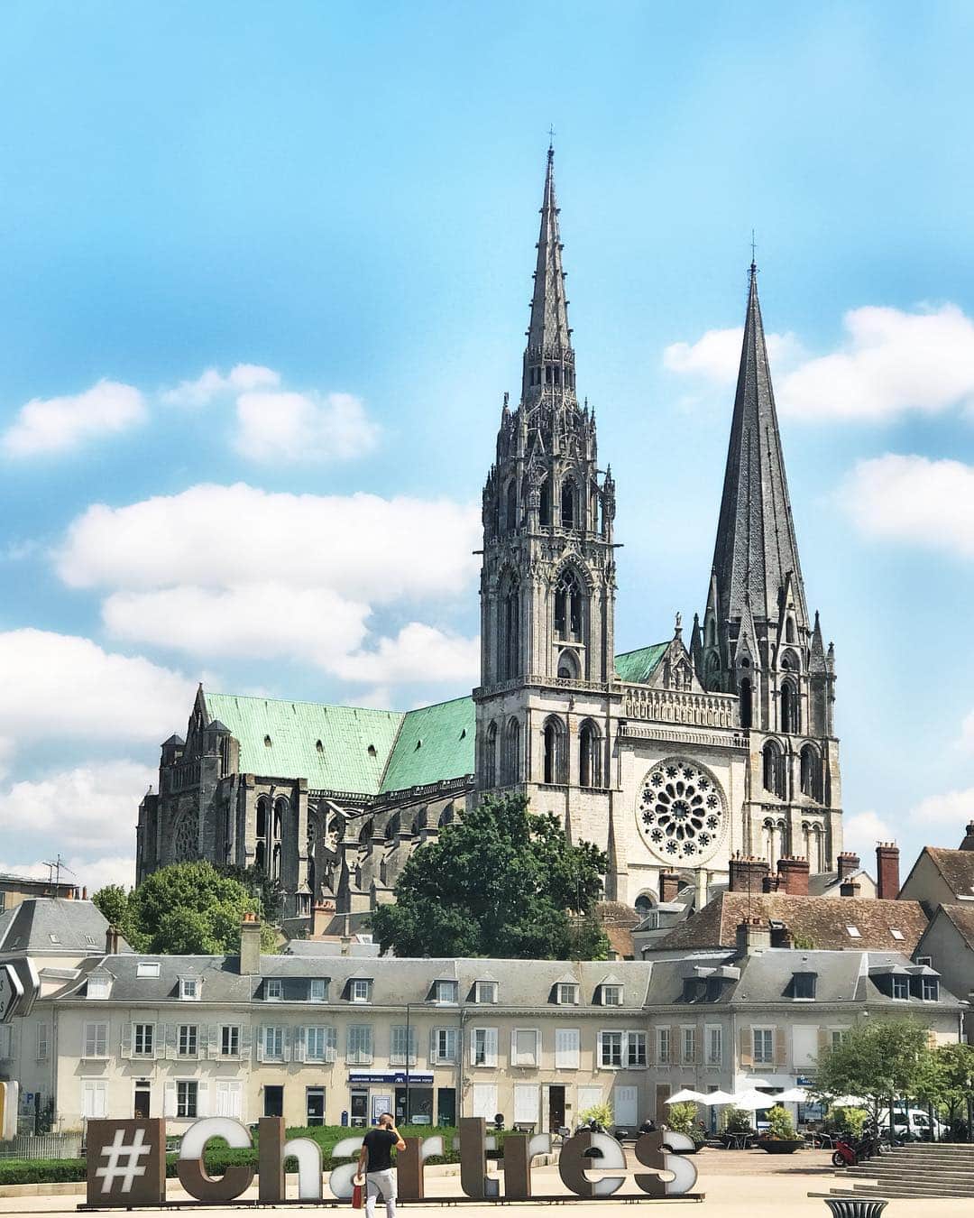フローラ・コケレルさんのインスタグラム写真 - (フローラ・コケレルInstagram)「Home sweet home #Chartres」7月9日 5時50分 - floracoquerel