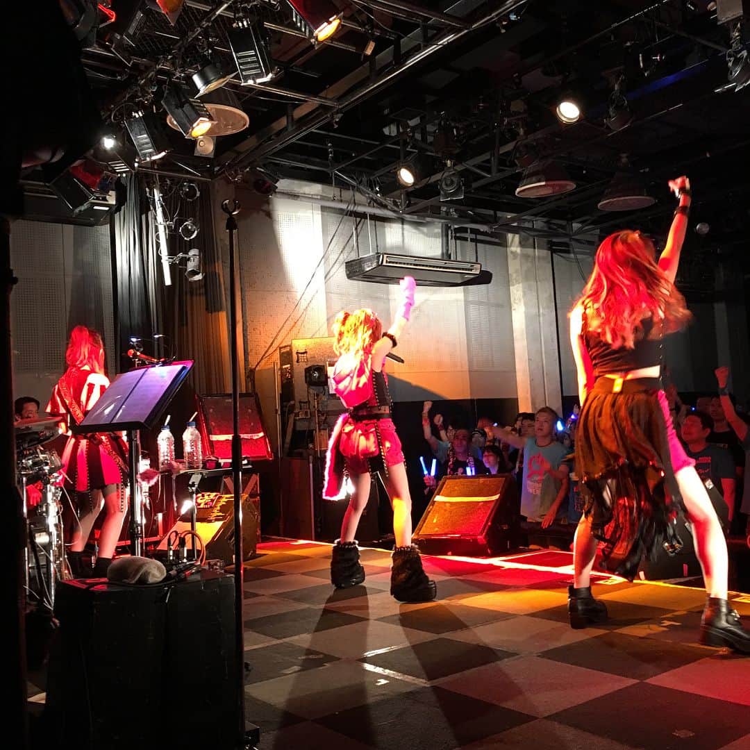 のインスタグラム：「大阪公演終了しました！ 2日間お越し頂いた皆さんありがとうございました。 次は名古屋でのライブです！ #lovendor #大阪muse  #ありがとうございました🙏  #次は名古屋で  #お待ちしております  #名古屋reny」