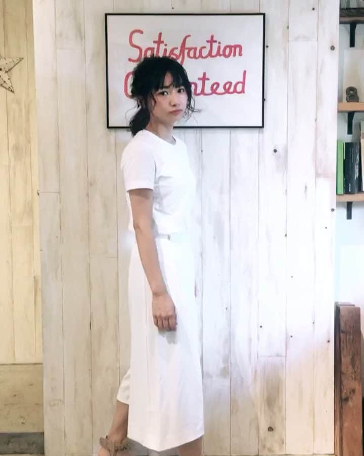 大西沙紀のインスタグラム：「今日も朝から八幡さんにスタイリングしてもらいました。 @8milligram  可愛いシニヨン💕  #シニヨン #ヘアアレンジ」