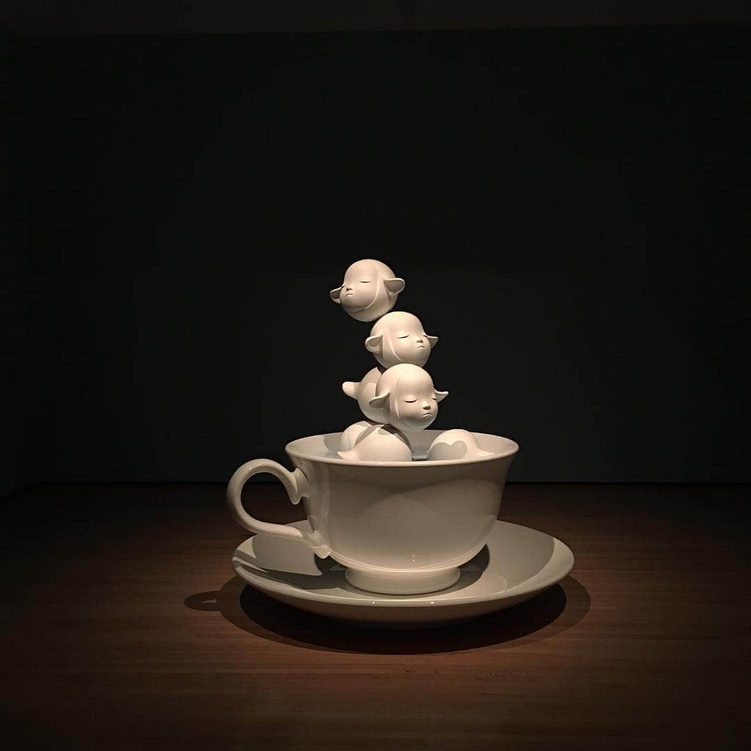 奈良美智のインスタグラム：「installed "fountain of life". this work is originally from 2001. but. because of stability, I  did remake it in 2014. original work is in my storage now and will stay forever.  Toyota Municipal Museum of Art  Yoshitomo Nara "better or worse" : works 1987-2017.  15.Jul-24.Sep. 2017.」