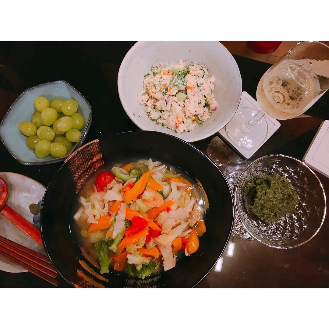 佐々木希さんのインスタグラム写真 - (佐々木希Instagram)「いつかの適当めし。 おからでなんちゃってポテサラ。 後は簡単なアクアパッツァでお野菜たっぷり✨ 余った野菜をなんでも入れて 魚介はイカやエビやアサリなど😊  #野菜#魚介スープ#希んちのごはん」7月9日 17時33分 - nozomisasaki_official