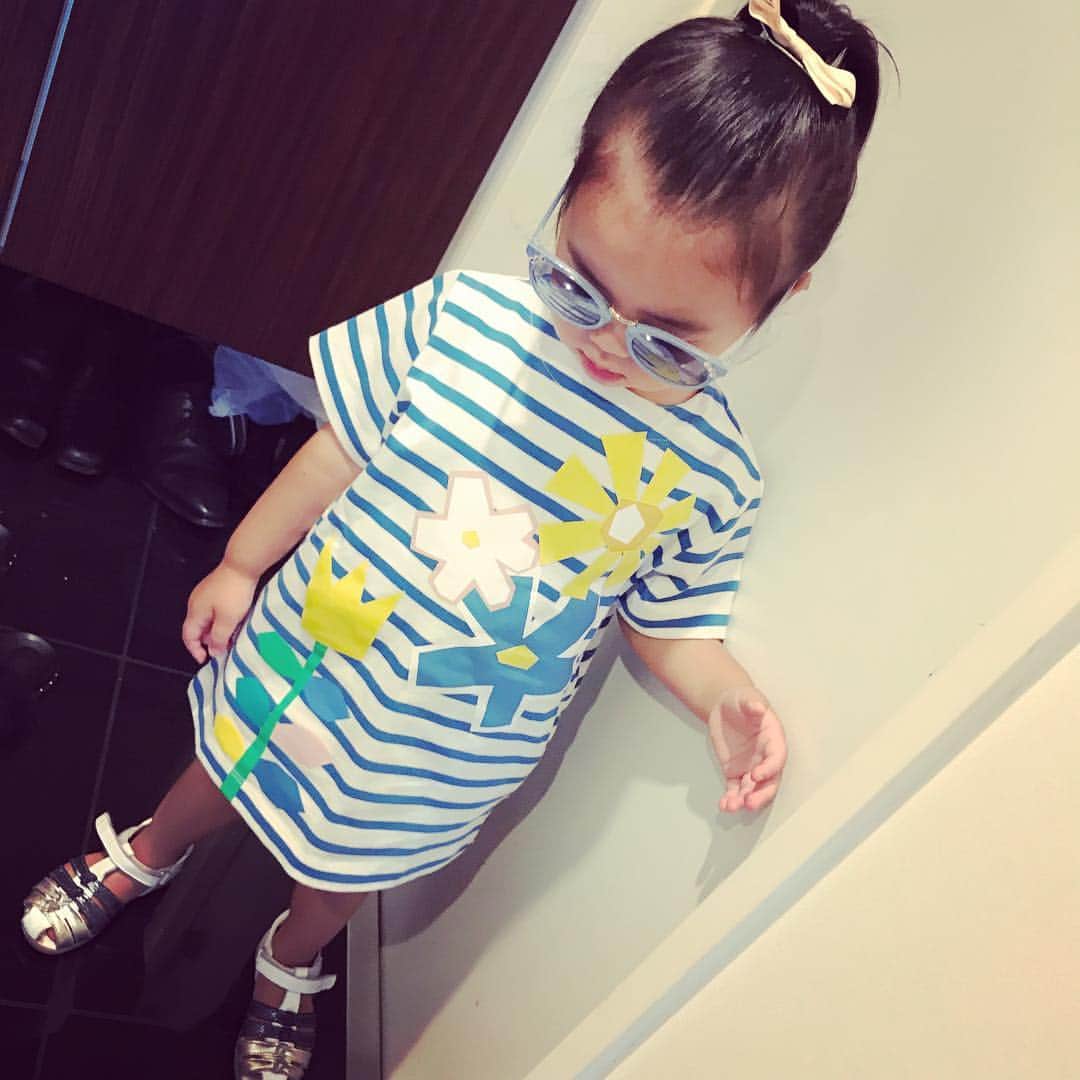 さがゆりこのインスタグラム：「お気に入り(^^) お誕生日に頂いたワンピース！！ #stellamccartney kids」