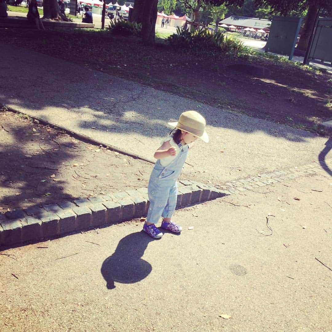 さがゆりこのインスタグラム：「kids fashion at zoo! #stellamccartney #kidsfashion #gapkids」
