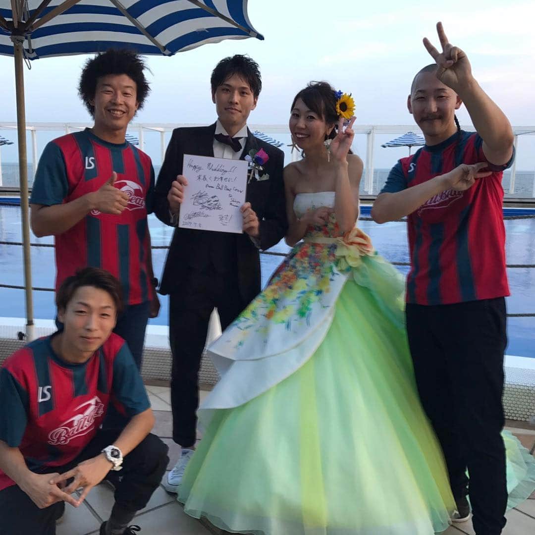 横田陽介さんのインスタグラム写真 - (横田陽介Instagram)「昨日は逗子で結婚披露宴の余興！ 海が見える式場でとっても盛り上がってました！  しんやくん&ななさん 末長くお幸せに！  #結婚式余興 #ballbeatcrew #KBJlife」7月9日 20時24分 - yosukeyokota
