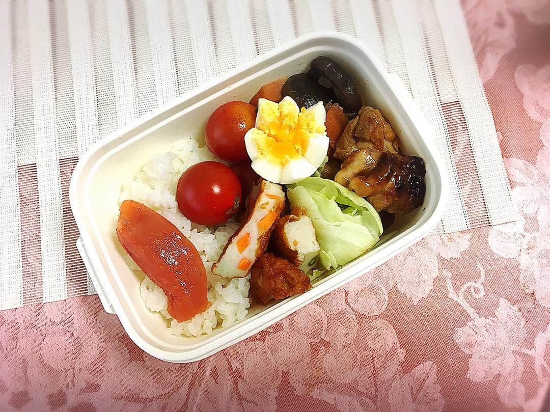 石橋里紗さんのインスタグラム写真 - (石橋里紗Instagram)「お弁当、おにぎりに明太子はかかせません。悪くならないように気をつけないと…🌞 メインは鳥の照り焼き🔥」7月10日 7時12分 - ux_ishibashi.lisa