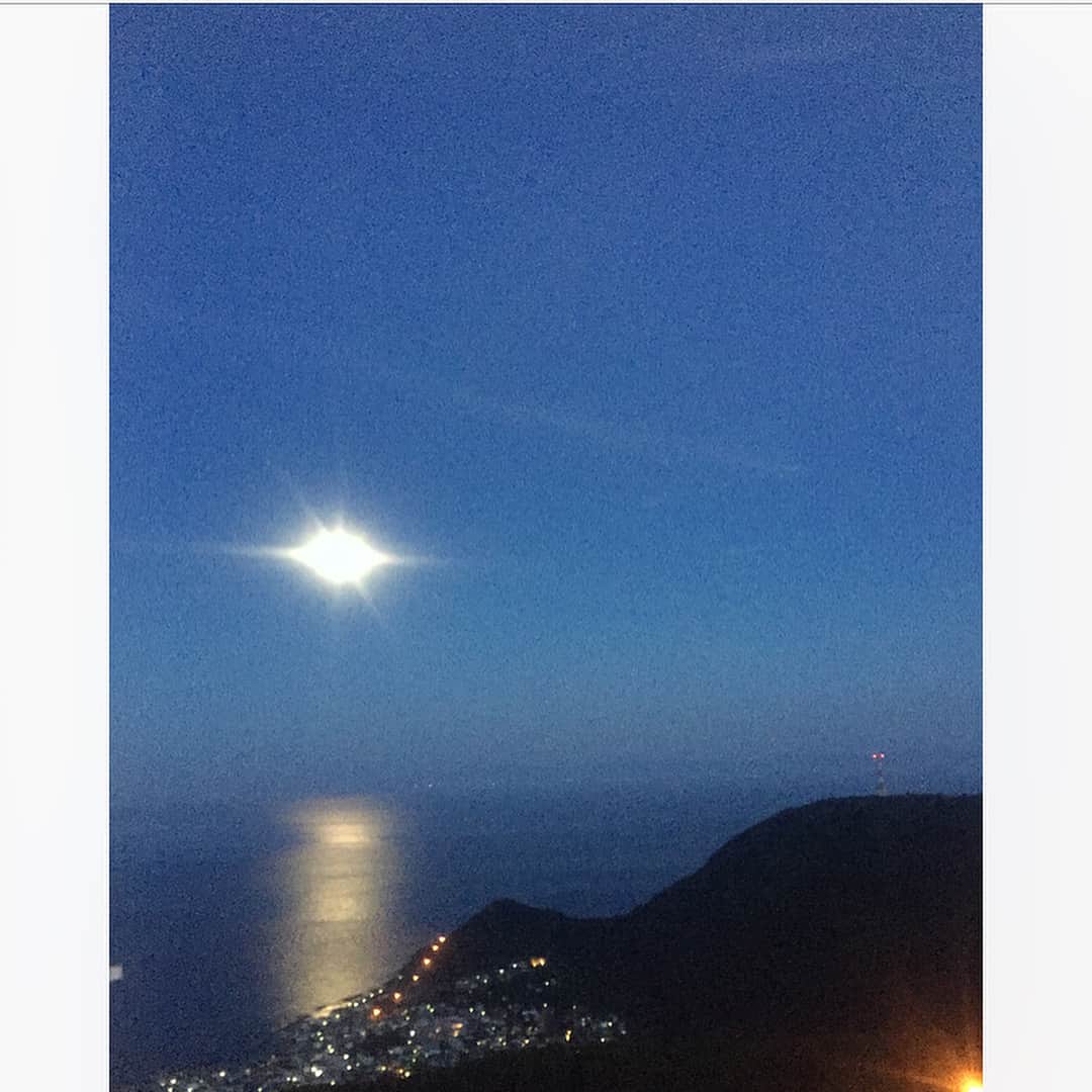 堀奈津佳さんのインスタグラム写真 - (堀奈津佳Instagram)「#北海道#函館#夜景もみたょ#満月に近い日に行ったから#街と反対側の海#月の光道🌕できてました#美しかった😳#また次の試合に向けて頑張ります‼︎#ニッポンハムレディース#ありがとうございました😌」7月9日 23時16分 - natsuka_hori