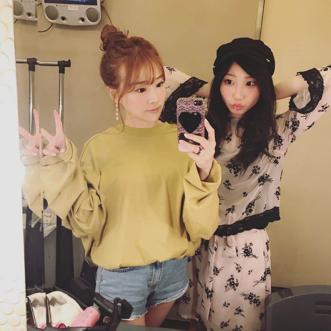 重盛さと美さんのインスタグラム写真 - (重盛さと美Instagram)「いつも移動だけの時はショーパンロンT♪ 最近大人っぽいろーちゃん♡ @rosells3」7月9日 23時32分 - satomi_shigemori