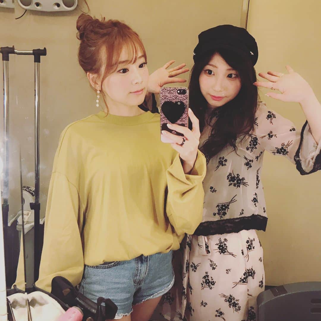 重盛さと美さんのインスタグラム写真 - (重盛さと美Instagram)「いつも移動だけの時はショーパンロンT♪ 最近大人っぽいろーちゃん♡ @rosells3」7月9日 23時32分 - satomi_shigemori