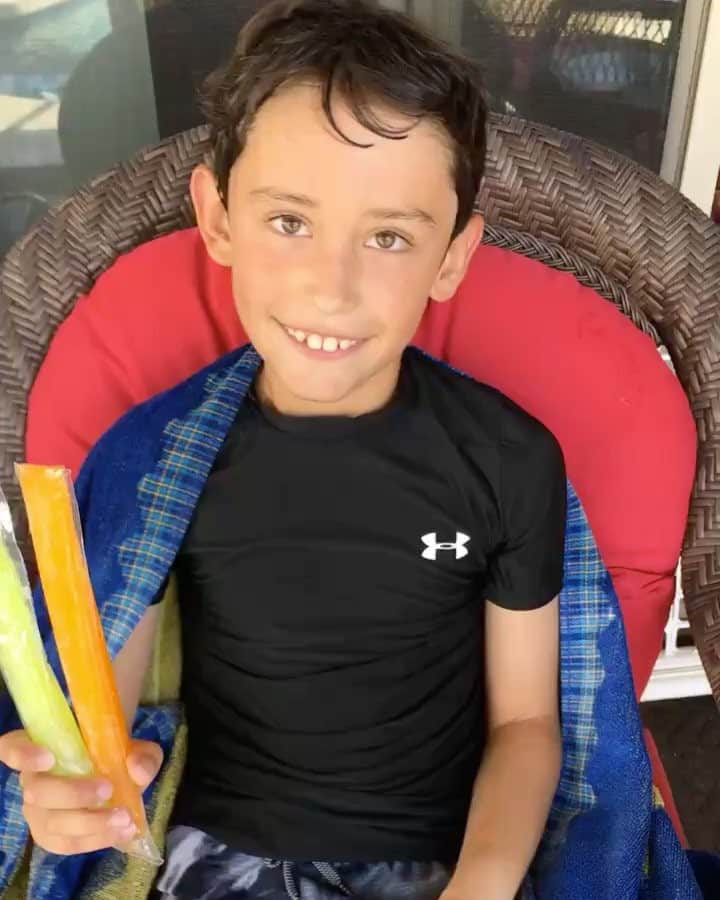 のインスタグラム：「What a fun weekend with this handsome young man! 😆😍🎉#FunWeekend #GrandSon #LoveHim #Yorkiemom #YorkieFamily #HandsomBoy #SummerFun #Summer2017 #PhoenixArizona 🌵#MissHimAlready」
