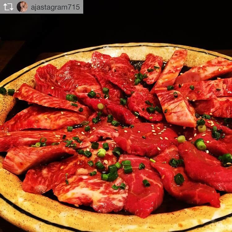 坂の途中のインスタグラム：「食べ飲み放題焼肉【坂の途中】 ～六本木交差点前、駅徒歩１分～ https://tabelog.com/tokyo/A1307/A130701/13050453/ ----------------------------------------------- ＨＯＴにホルモンを食べてスタミナ、栄養満点、健康的で快活に♪ 肉卸しプロデュースならではの上質肉を特別価格でご提供します(*^^*) 高級感もありデートや記念日にもご利用頂けます☆ ------------------------------------------------ #東京 #六本木 #焼肉 #焼き肉 #焼肉屋 #宴会 #歓送迎会 #女子会 #食べ放題 #飲み放題 #溜池山王 #麻布十番 #黒毛和牛#ホルモン #坂の途中 #個室 #デート #おいしい #六本木ヒルズ #やきにく #ランチ #美味しい #深夜営業 #合コン #港区 #お酒 #居酒屋 #yakiniku #roppongi #tokyo」
