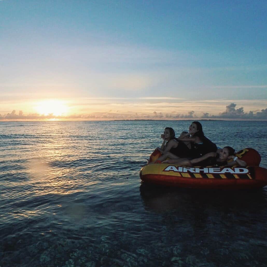 島袋聖南さんのインスタグラム写真 - (島袋聖南Instagram)「幸せな余韻💙 全力で楽しんだから、移動中はほぼ爆睡😂💤 また皆でトリップしよーね✌🏾️💕」7月10日 15時30分 - seina4444