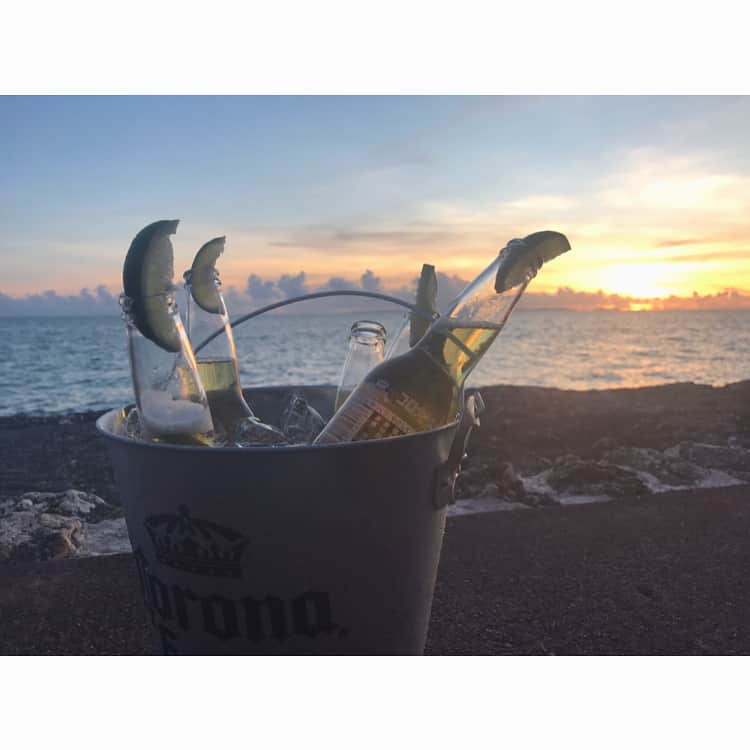NANAMIさんのインスタグラム写真 - (NANAMIInstagram)「. @corona_sunsets_japan  最高な三日間で最高にリフレッシュできました❤️ 来年も絶対行きたい！！ 夏がはじまった〜〜🏄‍♀️🏄♡ #corona #coronasunsets #okinawa #沖縄」7月10日 19時00分 - nanami023
