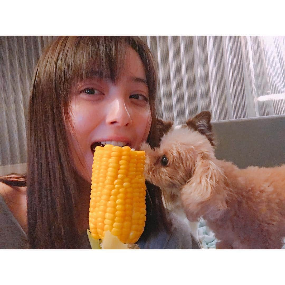 佐々木希さんのインスタグラム写真 - (佐々木希Instagram)「お風呂上がりで とうもろこし🌽夏だ〜  #とうもろこし#夏野菜#夏」7月10日 19時08分 - nozomisasaki_official