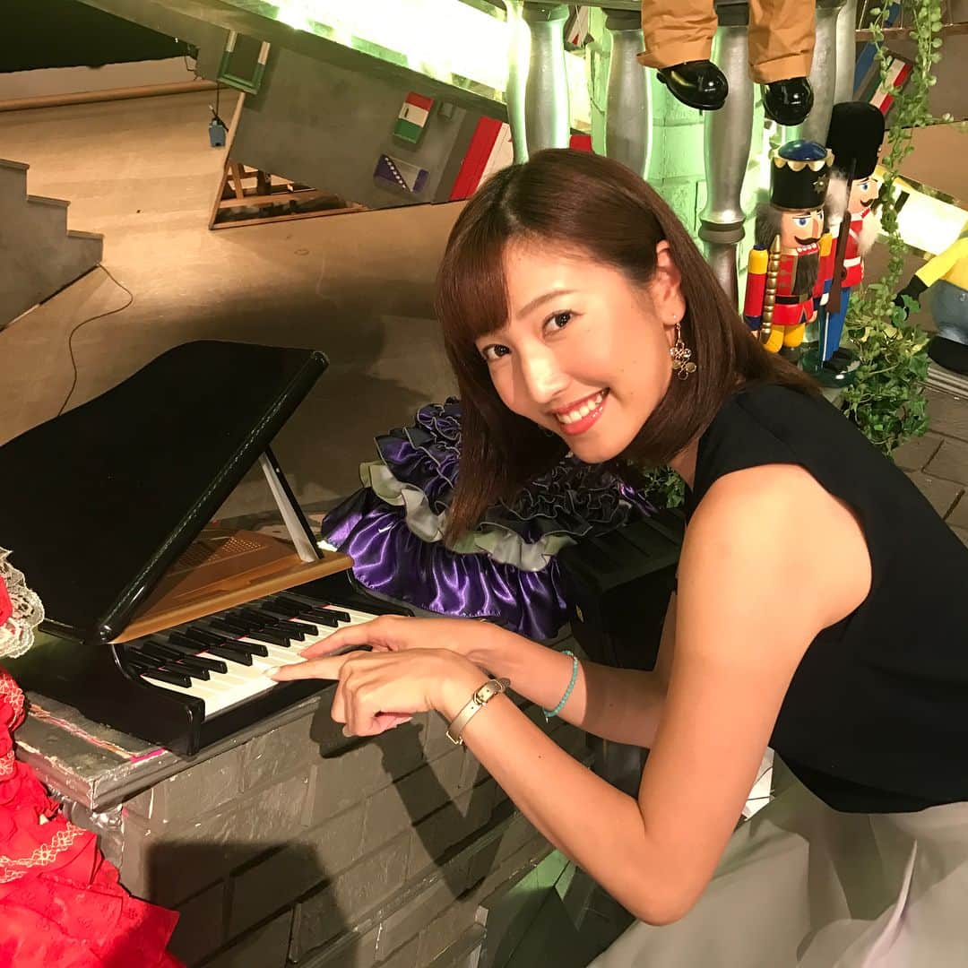 小澤陽子さんのインスタグラム写真 - (小澤陽子Instagram)「収録おわりっ🌻💓 今日の #DNNスタジオ紹介✨笑 先日のマトリョーシカは見つかりました？笑  今日はこちら！ピアノ…🎹🎵 小さい鍵盤ですが、隠れております😊  私も幼少期から中学まで、ずっと#ピアノ を習っていたんですが…暗譜していた曲も、もう全然思い出せなくて、ショックを受けております😢😢。。 みなさん。続けたほうがいいですよ😭✨笑  #全力脱力タイムズ」7月10日 23時04分 - yoko.ozawa729
