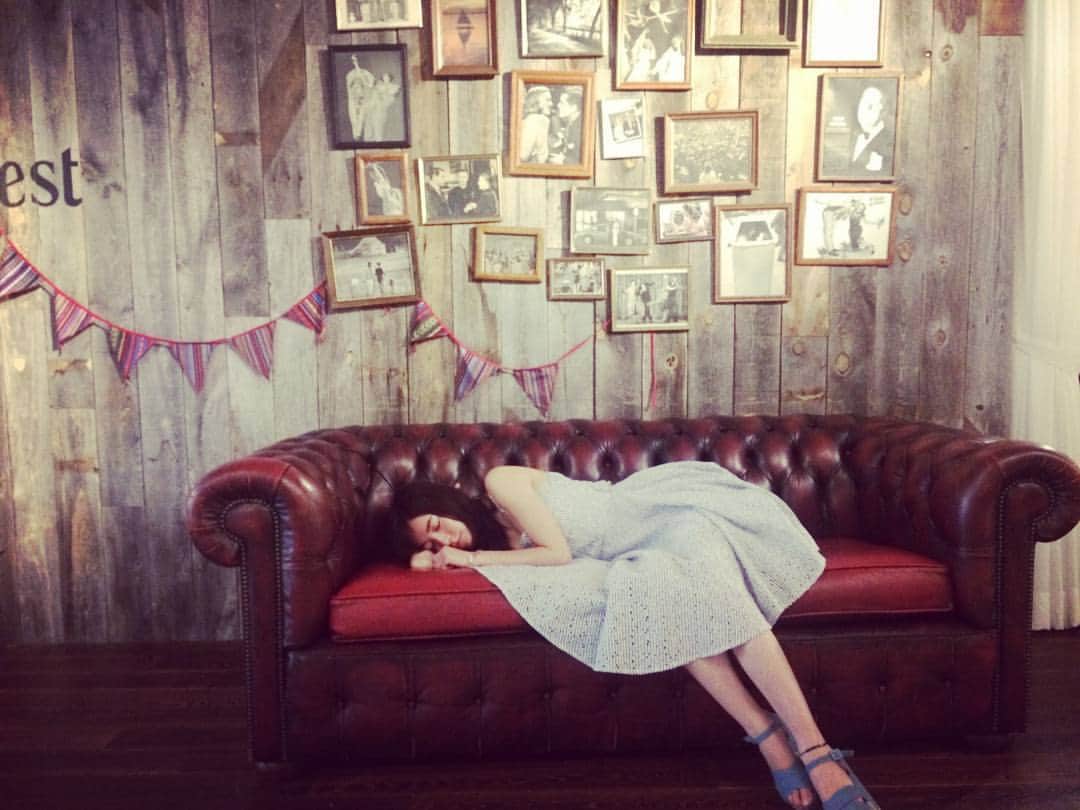松井珠理奈さんのインスタグラム写真 - (松井珠理奈Instagram)「Good morning💋 まだねむい。。。 #goodmorning  #早安 #안녕 #おはよう  #おはようございます  #私服 #ワンピース #ねむい  #睡魔  #👗 #💤」7月11日 11時58分 - jurinamatsui3
