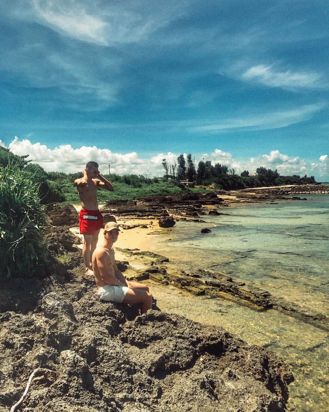 のインスタグラム：「Island days 🎌」