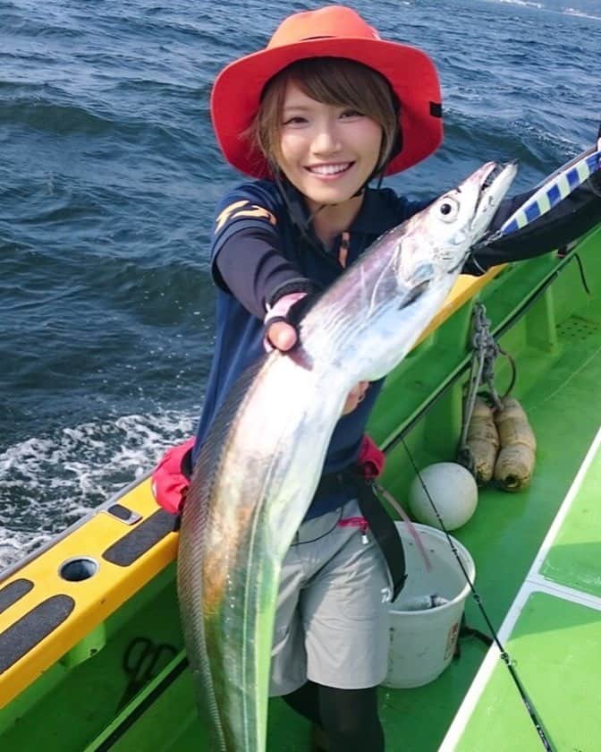 秋丸美帆さんのインスタグラム写真 - (秋丸美帆Instagram)「東京湾のピカピカ釣った( ^ω^ )夏やねー( ^ω^ )🍉 #tokyo #fishing #fish #tokyobay #lurefishing #jigging #yokohama #sea #東京 #東京湾 #釣り #タチウオ #ジギング #ルアーフィッシング #鏡牙 #魚 #海#神奈川 #theフィッシング」7月11日 19時40分 - mippy34