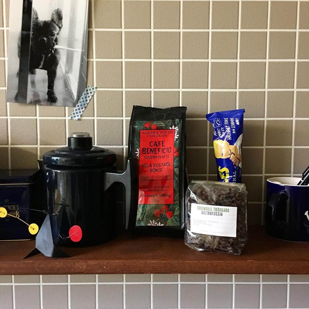 小堀紀代美さんのインスタグラム写真 - (小堀紀代美Instagram)「コーヒー豆にペーストにレーズン、どれもかわいいデザインの北欧からのお土産。しばらく飾って楽しみます☺︎ いつもありがとう！ @masakoito29」7月26日 14時05分 - likelikekitchen