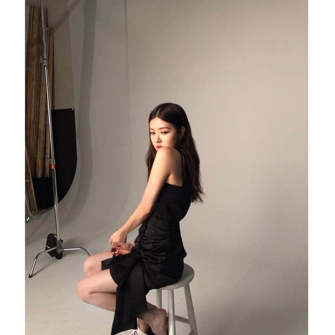 BLACKPINKさんのインスタグラム写真 - (BLACKPINKInstagram)「#BLACKPINK#ROSÉ#ASIFITSYOURLAST#ELLE#BEHINDTHESCENES#BLINKS#LOVEUBAES#광고 🥀♥️」7月26日 11時28分 - blackpinkofficial