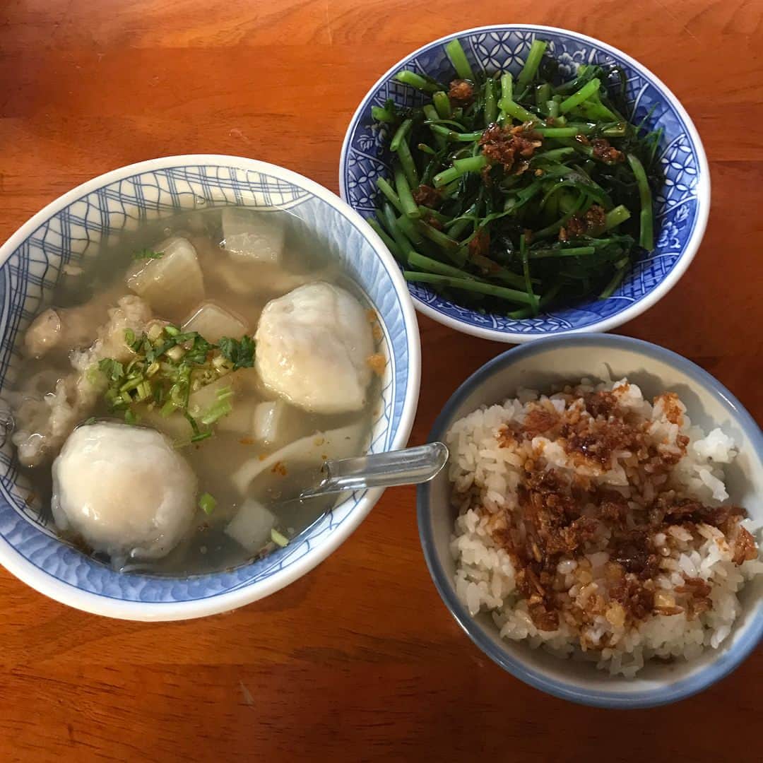 雛月乙葉さんのインスタグラム写真 - (雛月乙葉Instagram)「台湾旅行へ🇹🇼 予報で雨や雷と聞いていたのに割と晴れています。 でも日が出て晴れているのに降っていたりする☔️ 日本で見かけない食べ物も多くて楽しい〜😊 #台湾#旅行#初台湾や#皆さん優しい」7月12日 2時33分 - h.ayano.m