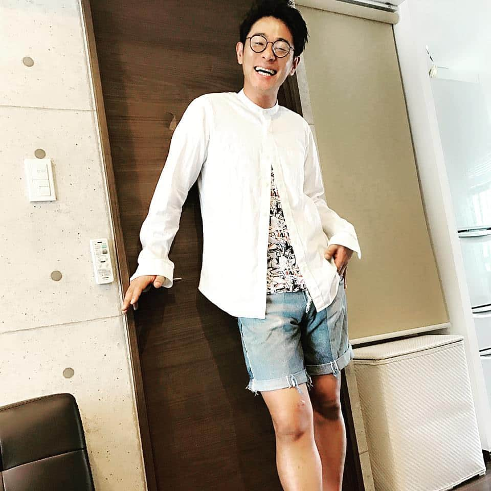 永井佑一郎さんのインスタグラム写真 - (永井佑一郎Instagram)「#今日の洋服 #丸襟シャツ #パンツ #motel #靴 #下駄 #遂にこの夏初の下駄デビュー！ #カランコロン♪」7月12日 10時33分 - yuichirou_nagai