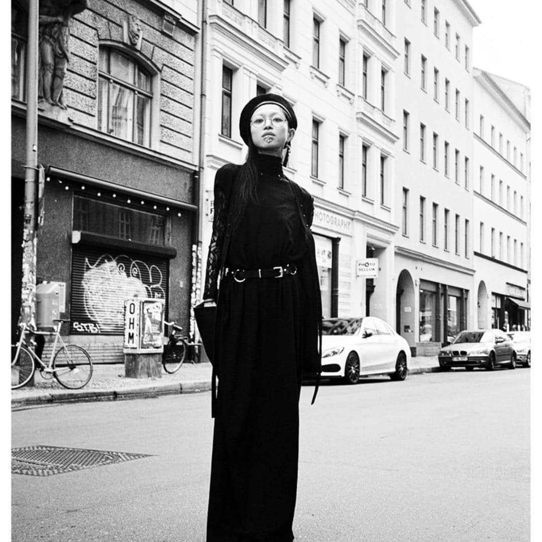 Aya Satoさんのインスタグラム写真 - (Aya SatoInstagram)「SLEEK MAGAZINE #AyaSato #ayasatostyle #sleekmagazine #Å #mÅgnÅt #berlin  Photo by @catherineedwardina」7月12日 18時42分 - ayasato_official