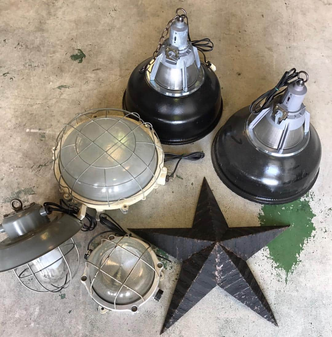 The HUNTのインスタグラム：「SOLD☆ #THEHUNT_INDUSTRIAL #INDUSTRIAL #INDUSTRIALLAMP #ANTIQUELAMP #BARNSTAR #バーンスター」