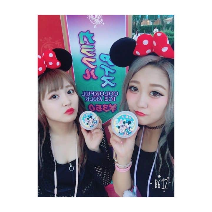 永井日菜のインスタグラム：「💋  #ディズニーランド #安定の #黒コーデ (笑)」