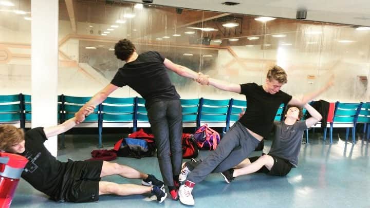 Alex Sinicynのインスタグラム：「Some summer training fun 😜 #IDE #summertraining #beingproductive #shiticedancersdo」